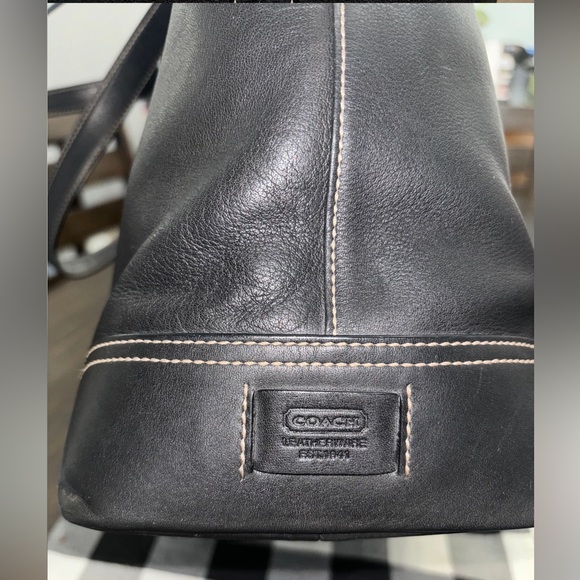 Coach 6491 Classic Hamptons Gallery Tote Bag Black Leather
shoulder bag - Picture 5 of 16